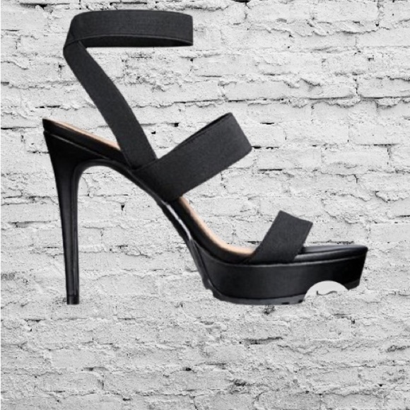 Loving the bottom of these heels!​​​ - Picture 8 of 11